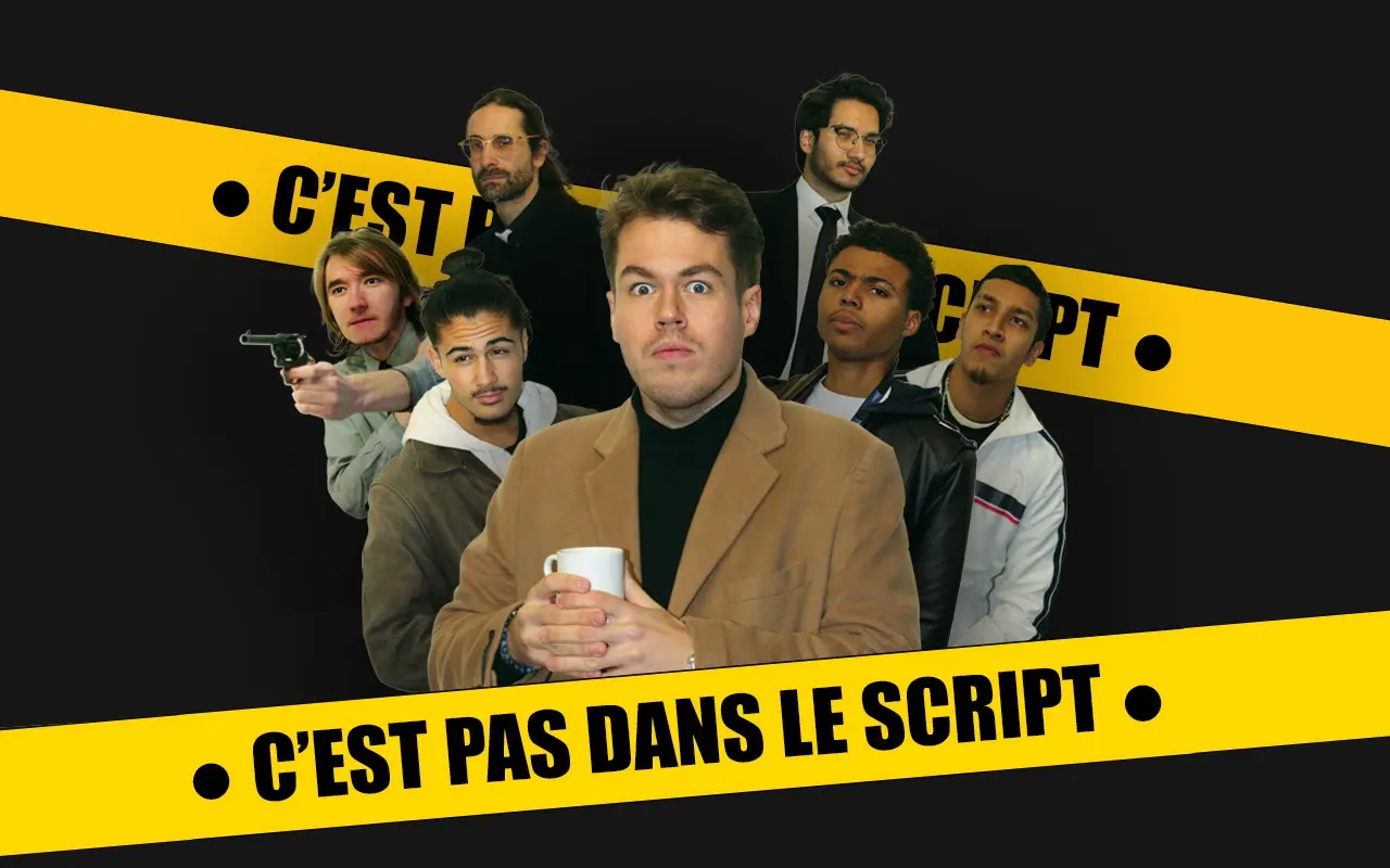 Visuel horizontal de C’est pas dans le script avec toute la distribution derrière les bandes jaunes.